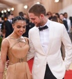 Всегда вместе: с кем пришли на Met Gala 2016 Роберт Паттинсон, Джиджи Хадид, Джейсон Стэтхэм и другие звезды