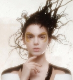 Современная гейша: Кендалл Дженнер блистает в новой фотосессии Карла Лагерфельда