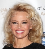 Памела Андерсон появилась на светском мероприятии с красавцем-сыном