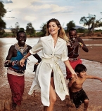 Даутцен Крус с мужем и детьми снялась в роскошной фотосессии в Африке