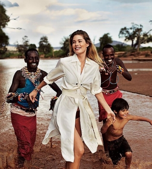 Даутцен Крус с мужем и детьми снялась в роскошной фотосессии в Африке