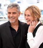 Звездные друзья: Джулия Робертс и Джордж Клуни покоряют публику на фотоколле в Каннах