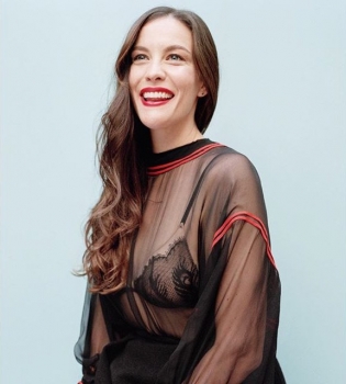 Любимые мужчины: Лив Тайлер поделилась снимком мужа и сыновей