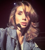 Вооруженные люди требуют Светлану Лободу отменить концерт в Ивано-Франковске