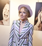 Катя Осадчая на выставке