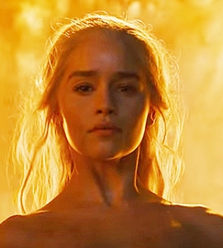Эмилия Кларк полностью обнажилась в новой серии &quot;Игры престолов&quot;