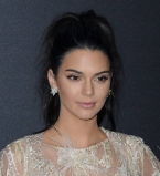 Канны 2016: Кендалл Дженнер блистает в элегантном наряде Elie Saab