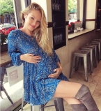 Кэндис Свейнпол позирует обнаженной на последних месяцах беременности