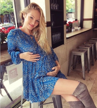 Кэндис Свейнпол позирует обнаженной на последних месяцах беременности