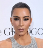 Дебют в Каннах: Ким Кардашьян впервые появилась на знаменитом фестивале