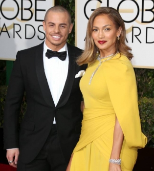 Дженнифер Лопес усыновит ребенка после свадьбы с любимым &ndash; СМИ