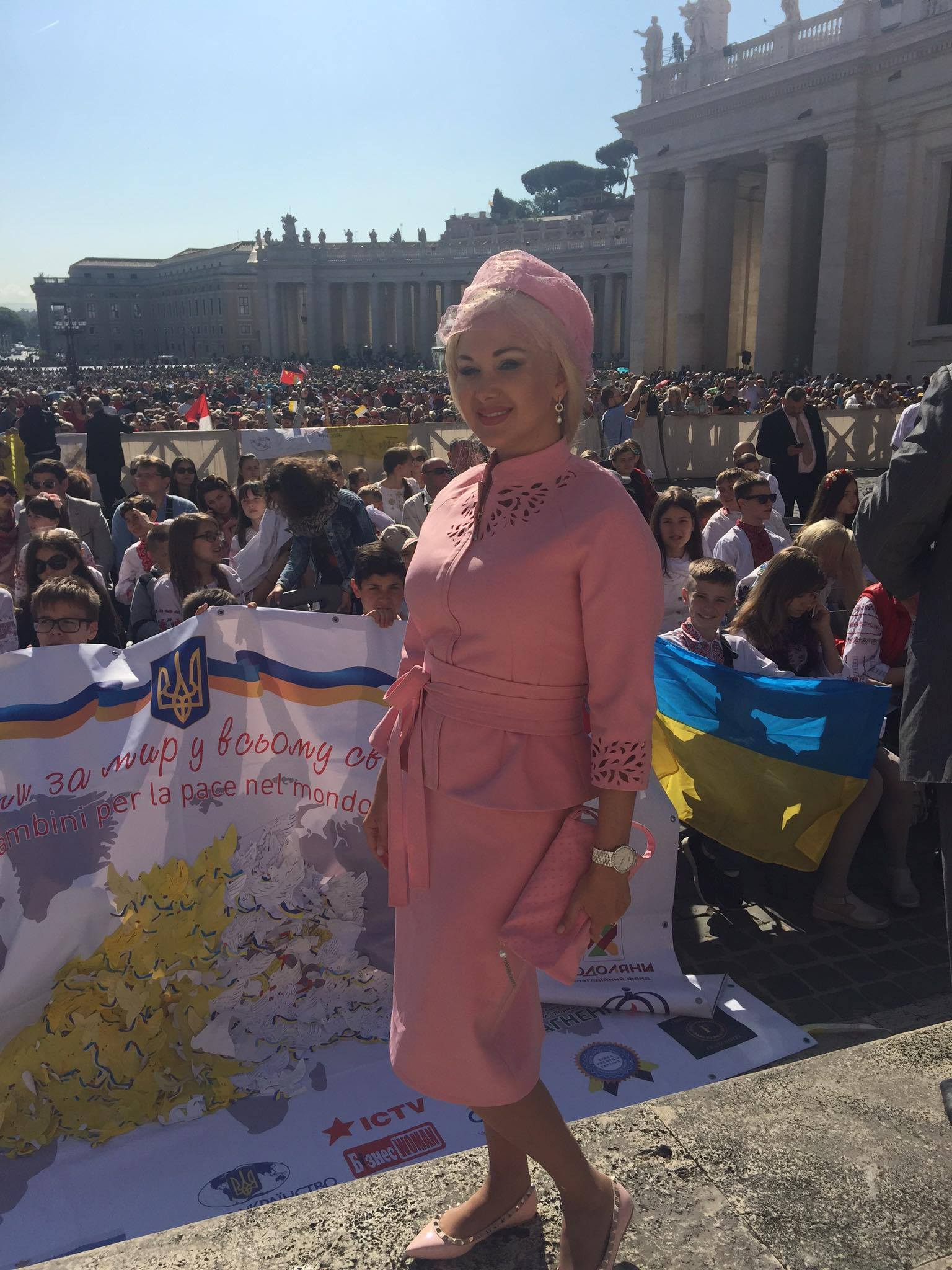 Катя Бужинская в Ватикане встретилась с Папой Римским и помолилась за мир в Украине
