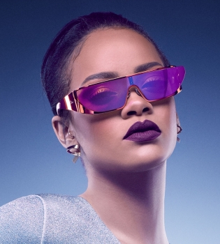 Рианна создала авторскую коллекцию очков для Dior