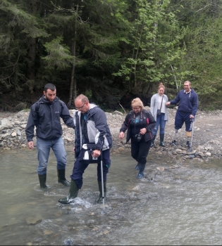 Участники проекта Viva! Переможці посетили карпатские водопады