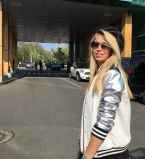 Вера Брежнева продемонстрировала свои танцевальные умения на улице Парижа