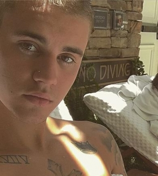 Привет, лето: Джастин Бибер открыл пляжный сезон