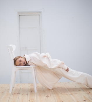 Layah сняла чувственное видео на новую песню