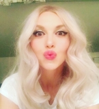 Оля Полякова стала миллионером