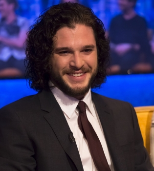 Кит Харингтон о своей славе: &quot;Надеюсь, мне дают роли не за красивое тело, лицо и кудряшки&quot;