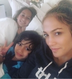 Дженнифер Лопес показала, как расслабляется перед концертом