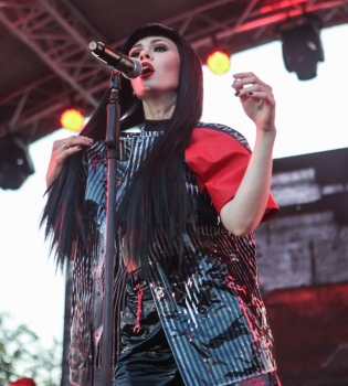 Группа The Hardkiss выступила на открытии второго сезона Kavalier Вeach Сlub