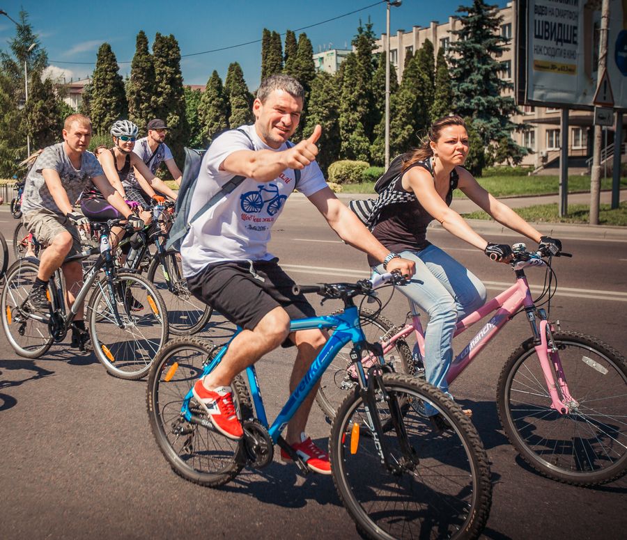 Арсен Мирзоян организовал во Львове благотворительный велопробег