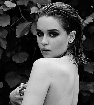 Звезда &laquo;Игры престолов&raquo; Эмилия Кларк полностью разделась в новой съемке для глянца