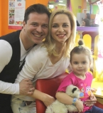 Маленькая украинка: Лилия Ребрик опубликовала фото дочери в вышиванке и венке