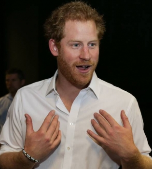 Принц Гарри закрутил роман со знаменитой певицей - СМИ