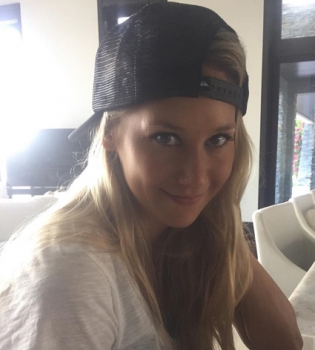 Анна Курникова впервые опубликовала селфи с Энрике Иглесиасом