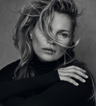 Кейт Мосс украсила обложку книги фотографа-легенды Питера Линдберга