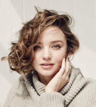 Сама нежность: Миранда Керр с новой стрижкой снялась для глянца