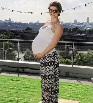 Анита Луценко  во время беременности поправилась на 21 килограмм