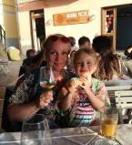 Светлана Пермякова отдыхает с дочерью в Европе