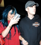 Кайли Дженнер появилась на публике с таинственным незнакомцем: новый роман?