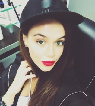 Мария Яремчук обескуражила публику соблазнительным образом на выступлении в Одессе