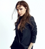 Виктория Бекхэм снялась в изысканной фотосессии для корейского Vogue