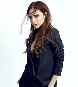 Виктория Бекхэм снялась в изысканной фотосессии для корейского Vogue