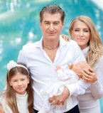 Ольга Горбачева и Юрий Никитин с детьми