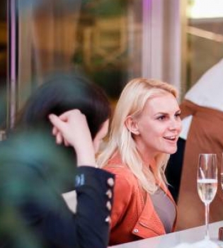 В Киеве состоялось открытие летней террасы REEF