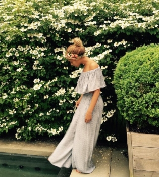 Королева цветов: Бейонсе позирует в нежном амплуа