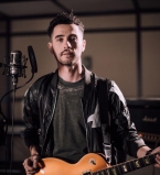 Женя Толочный записал первый авторский альбом