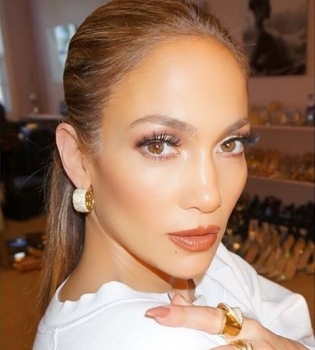 Дженнифер Лопес: &quot;Чувствовать себя красивой - это личная позиция&quot;