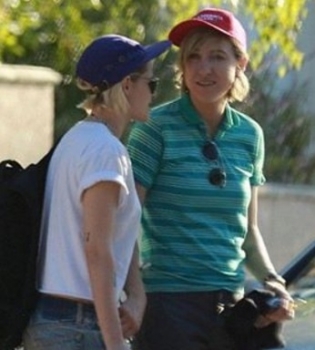 Фотофакт: Кристен Стюарт вновь замечена с экс-возлюбленной