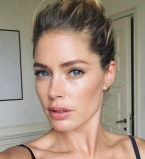 Даутцен Крус заинтриговала поклонников секретным итальянским проектом