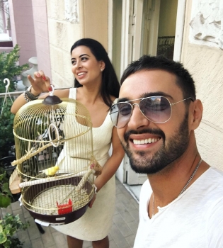 Виталий Козловский поделился новыми снимками со своей возлюбленной