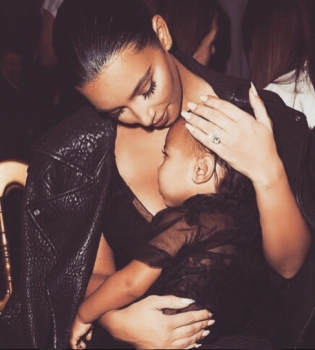 Ким Кардашьян опубликовала трогательное фото подросшего сына