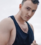 Певец Navi снял вдохновляющий клип в самых известных европейских столицах