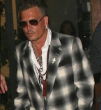 Семейная терапия: Джонни Депп сходил на ужин с детьми