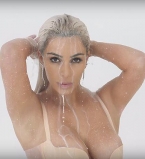 Ким Кардашьян, Алессандра Амбросио и другие звезды снялись в клипе Ферги M.I.L.F.